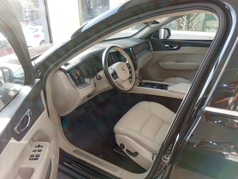 Volvo VOLVO XC60 T5 MOMENTUM  2.0 245CV 2018