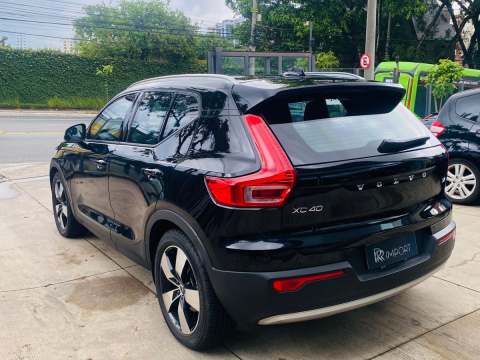 Volvo XC40 2.0 T4 Momentum 5p 2021
