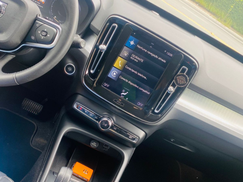 Volvo XC40 2.0 T4 Momentum 5p 2021