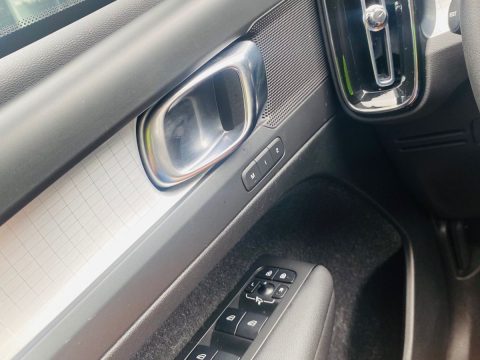 Volvo XC40 2.0 T4 Momentum 5p 2021