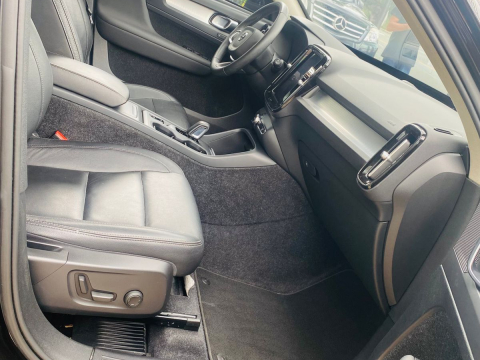 Volvo XC40 2.0 T4 Momentum 5p 2021
