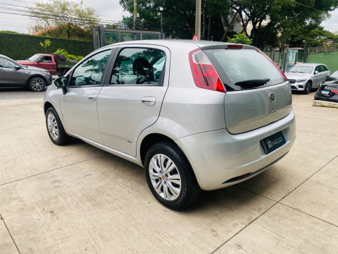 Fiat Punto 1.4 Attractive Flex 5p 2011